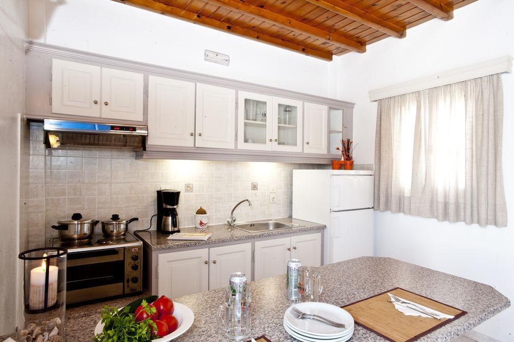 אורנוס Filoxenia Apartments מראה חיצוני תמונה