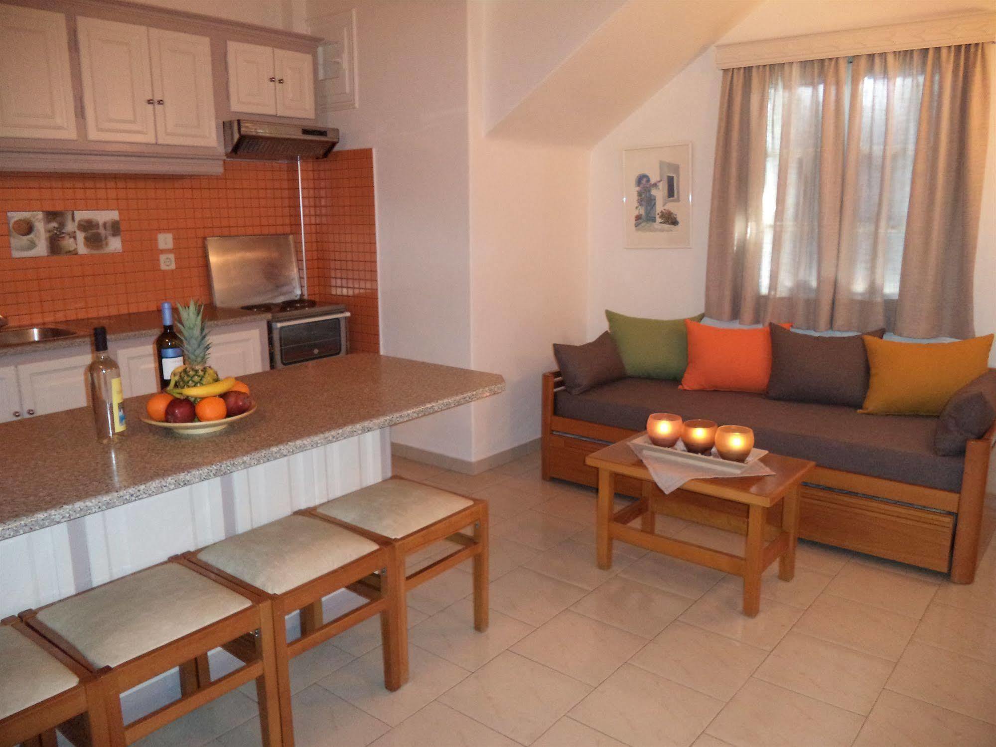 אורנוס Filoxenia Apartments מראה חיצוני תמונה